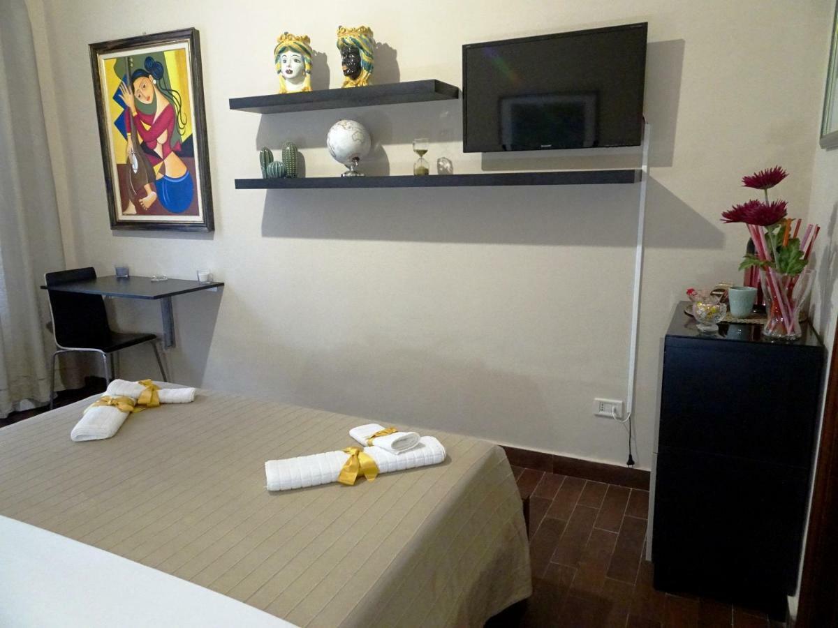Guest House Le Ginestre Dell'Etna Belpasso Exterior photo